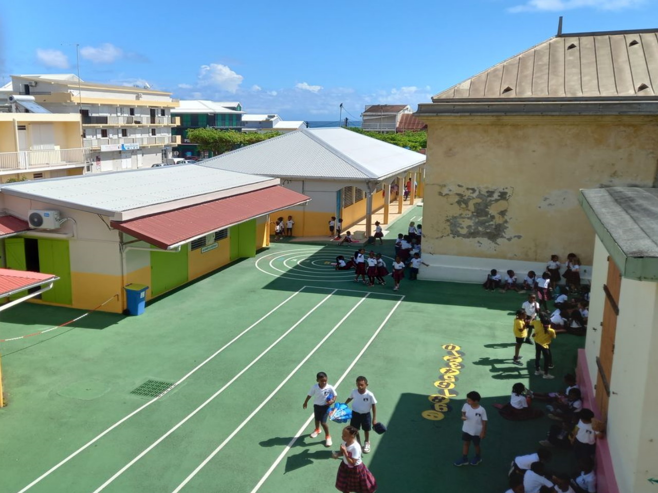 La Petite Cour1