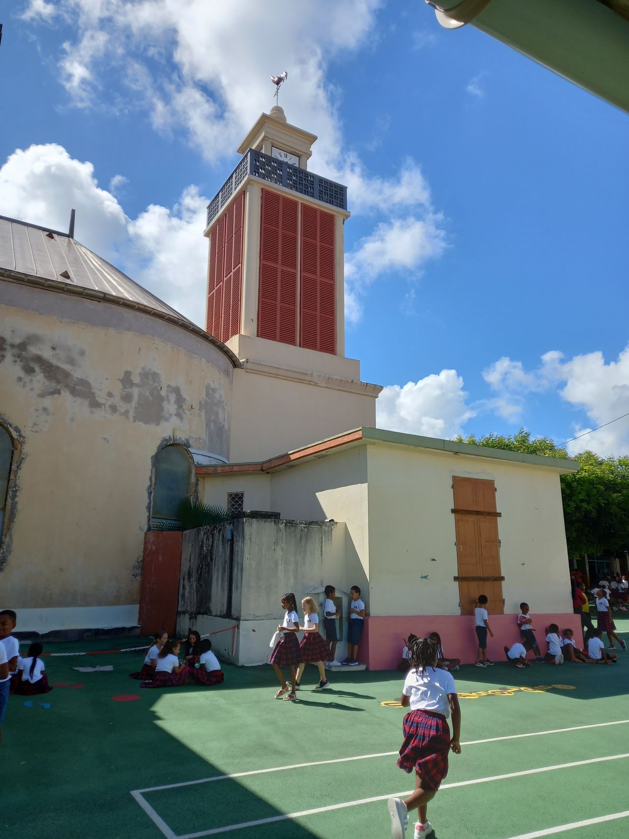 La Petite Cour7